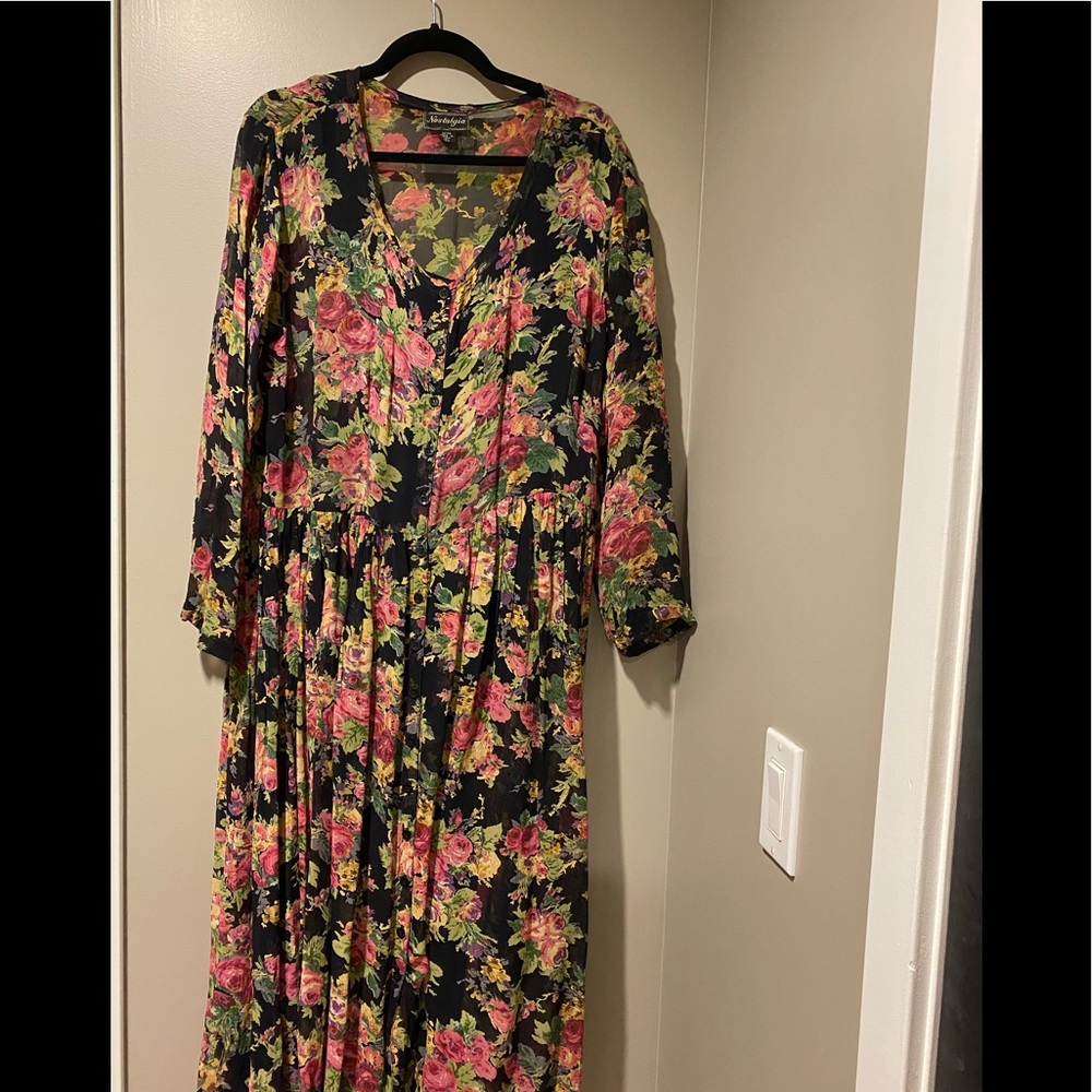 GRUNGE CLASSIC, aka a “Beverly Hills 90210” dress